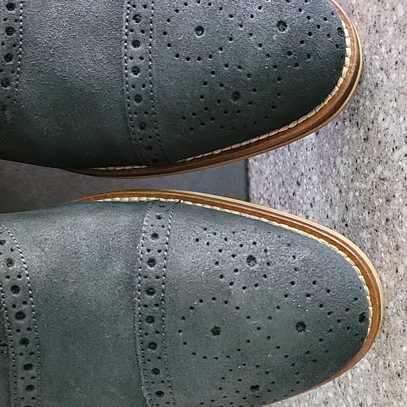 Men's  Johnston & Murphy Conrad, blue suede shoes, size 11 New. W/ extra laces. - Picture 4 of 8